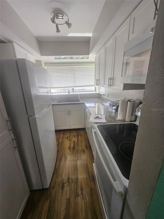 На продажу: $175,000 (2 спален, 2 ванн, 1220 Квадратных фут)