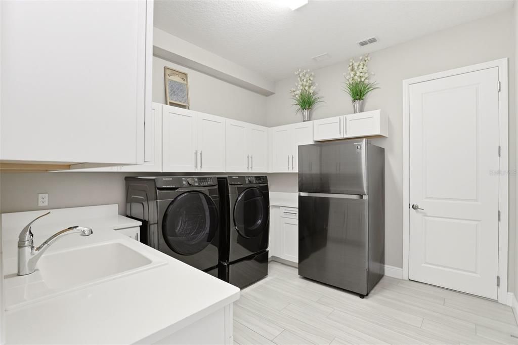 For Sale: $1,649,000 (4 beds, 3 baths, 4376 Square Feet)