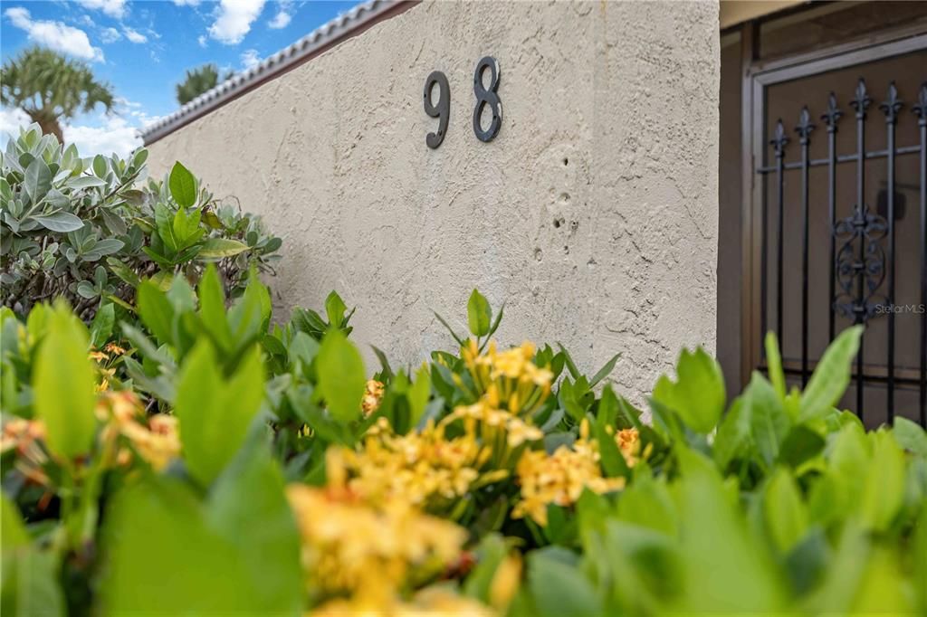 For Sale: $298,000 (2 beds, 2 baths, 1768 Square Feet)