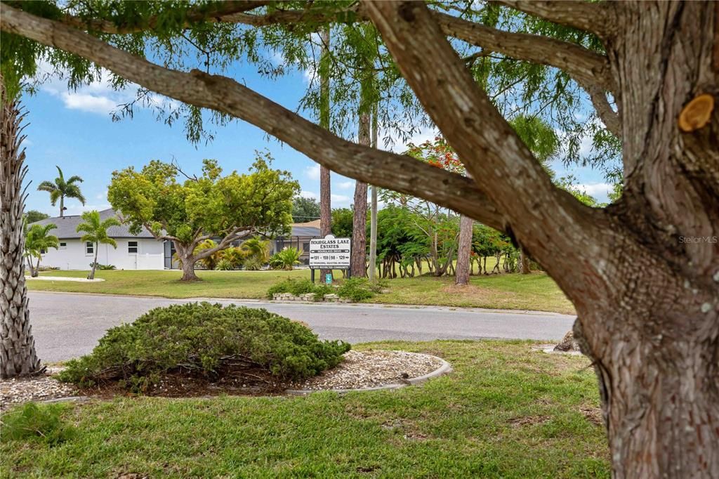 For Sale: $298,000 (2 beds, 2 baths, 1768 Square Feet)