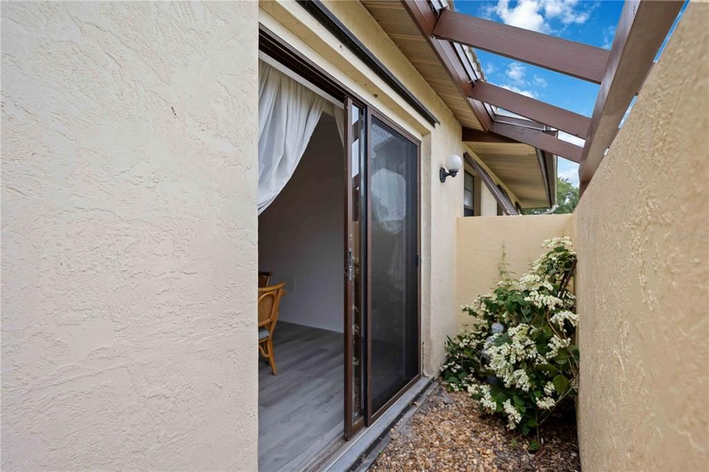 For Sale: $298,000 (2 beds, 2 baths, 1768 Square Feet)
