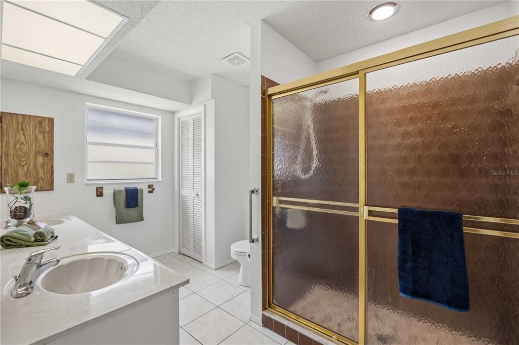 For Sale: $298,000 (2 beds, 2 baths, 1768 Square Feet)