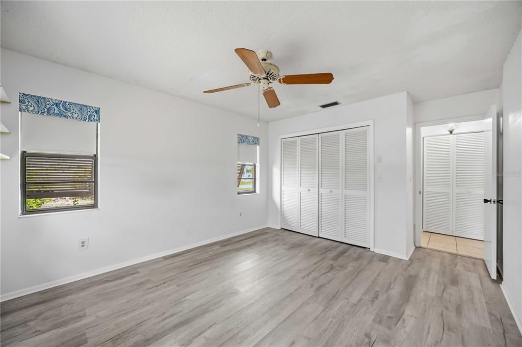 For Sale: $298,000 (2 beds, 2 baths, 1768 Square Feet)