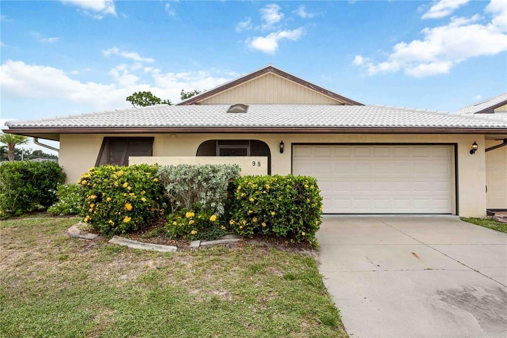 For Sale: $298,000 (2 beds, 2 baths, 1768 Square Feet)