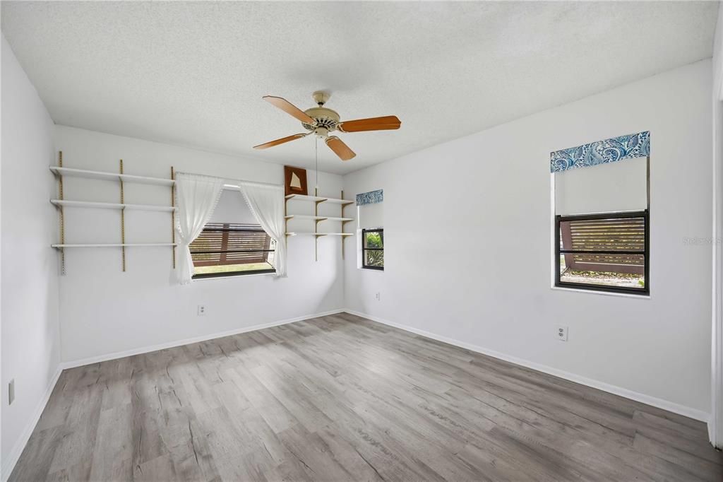 For Sale: $298,000 (2 beds, 2 baths, 1768 Square Feet)