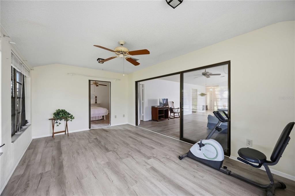 For Sale: $298,000 (2 beds, 2 baths, 1768 Square Feet)