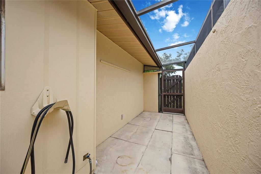 For Sale: $298,000 (2 beds, 2 baths, 1768 Square Feet)