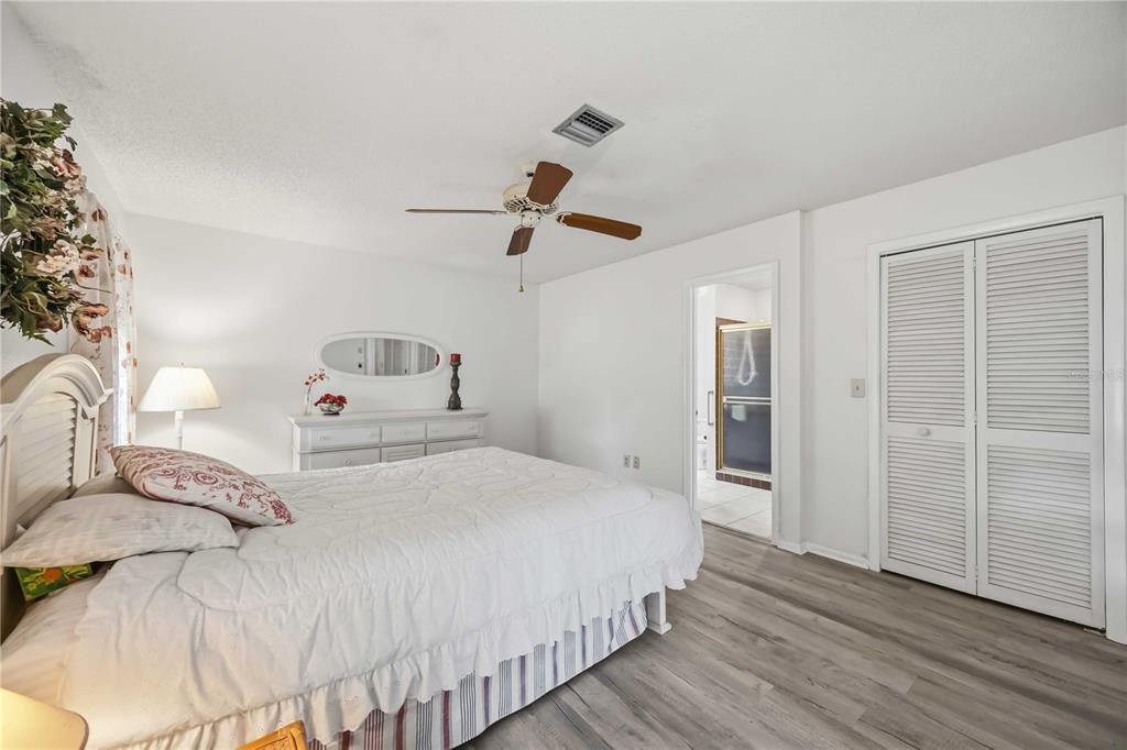 For Sale: $298,000 (2 beds, 2 baths, 1768 Square Feet)