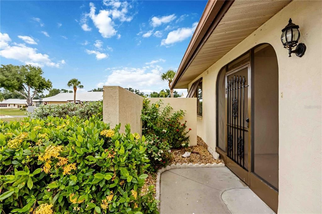 For Sale: $298,000 (2 beds, 2 baths, 1768 Square Feet)