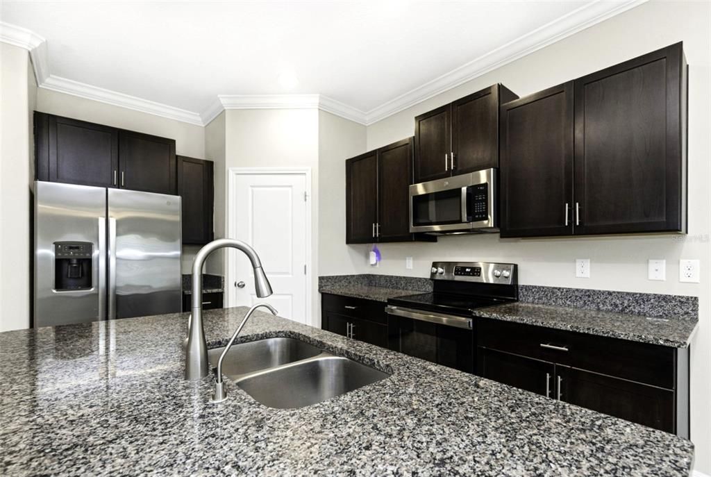 For Sale: $279,990 (3 beds, 2 baths, 1597 Square Feet)