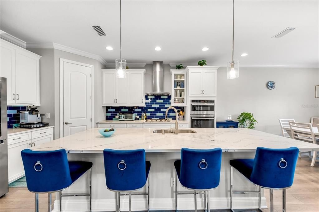 待售: $799,000 (4 贝兹, 5 浴室, 2990 平方英尺)