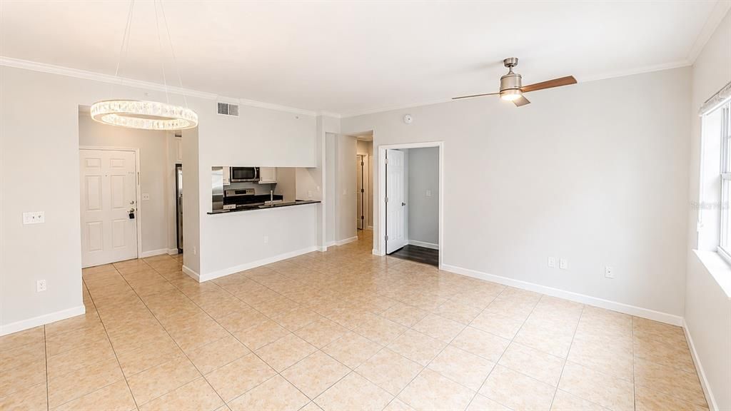 For Rent: $2,400 (2 beds, 2 baths, 1084 Square Feet)