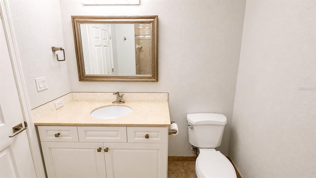 For Rent: $2,400 (2 beds, 2 baths, 1084 Square Feet)