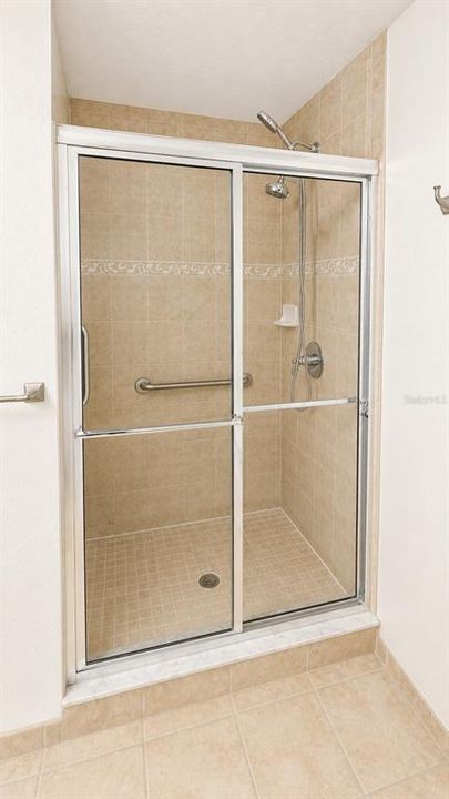 For Rent: $2,400 (2 beds, 2 baths, 1084 Square Feet)