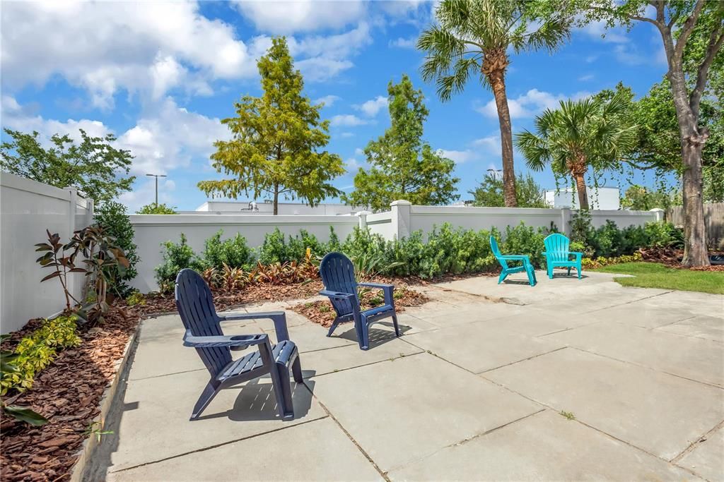 For Sale: $649,900 (5 beds, 2 baths, 2724 Square Feet)