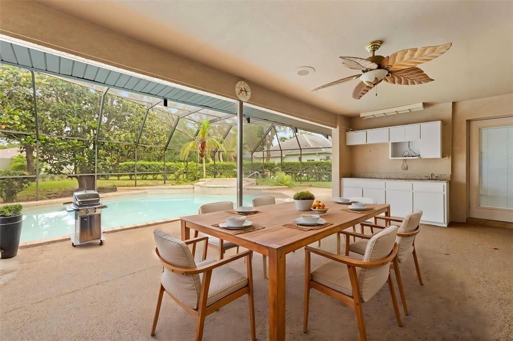 En Venta: $549,000 (3 camas, 3 baños, 3258 Pies cuadrados)