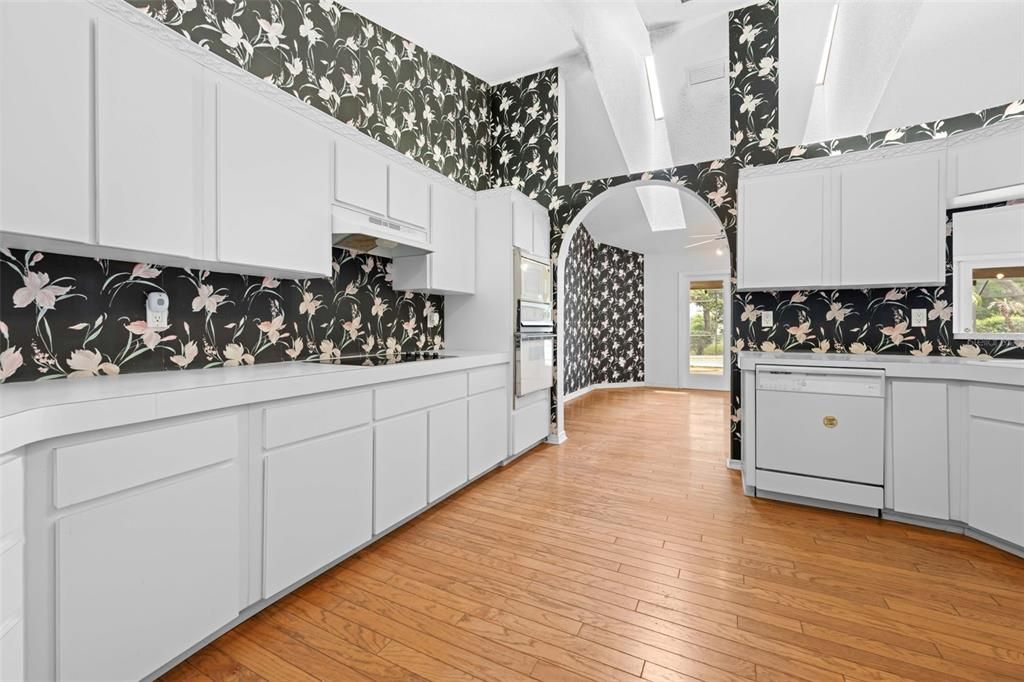 En Venta: $549,000 (3 camas, 3 baños, 3258 Pies cuadrados)