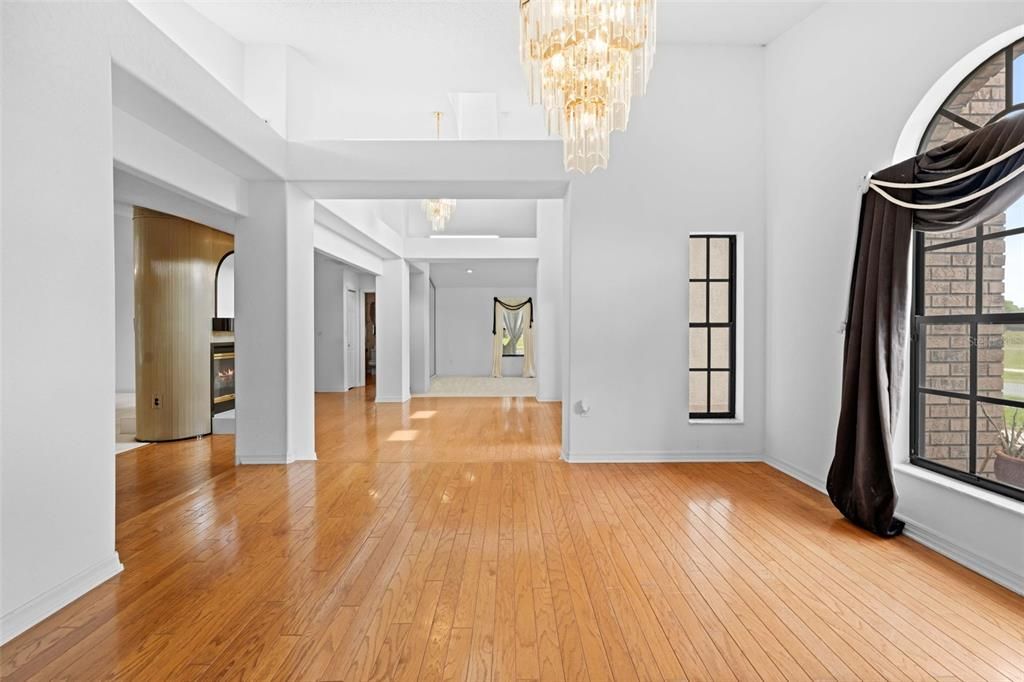 En Venta: $549,000 (3 camas, 3 baños, 3258 Pies cuadrados)