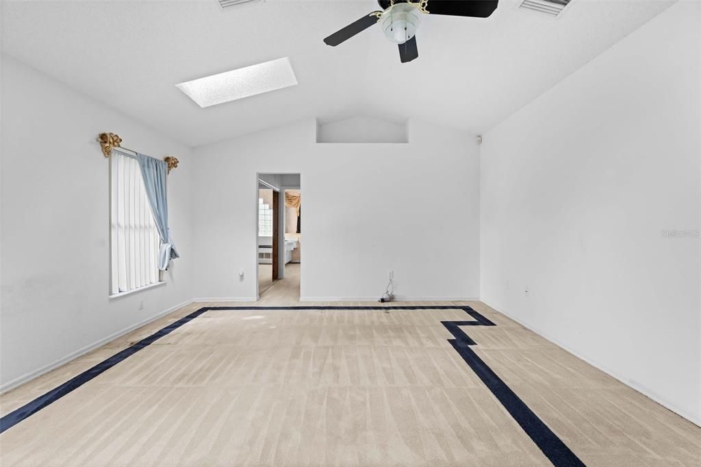 En Venta: $549,000 (3 camas, 3 baños, 3258 Pies cuadrados)