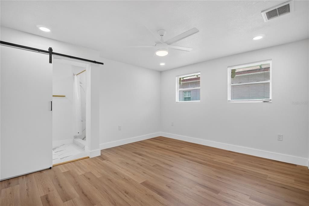 En Venta: $310,000 (2 camas, 2 baños, 892 Pies cuadrados)