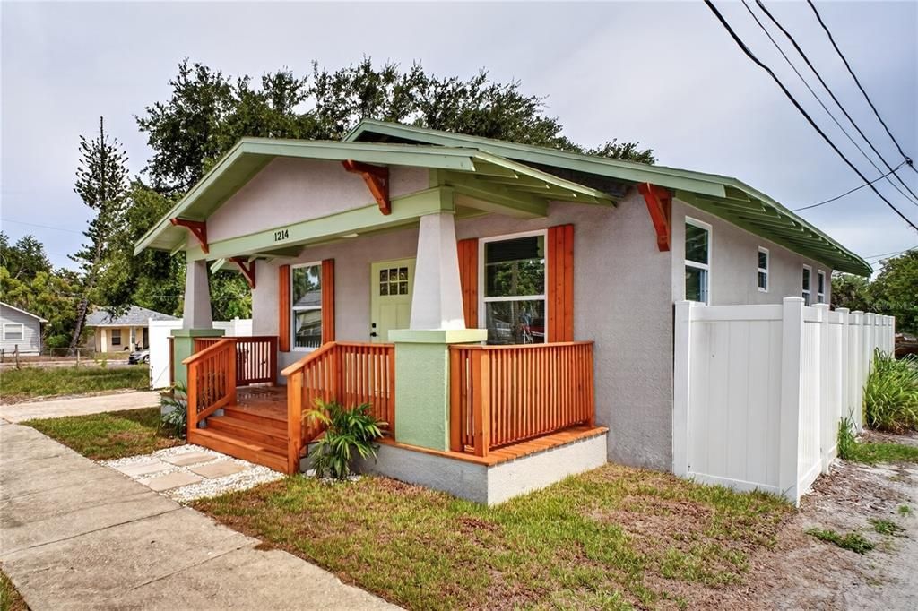 En Venta: $310,000 (2 camas, 2 baños, 892 Pies cuadrados)