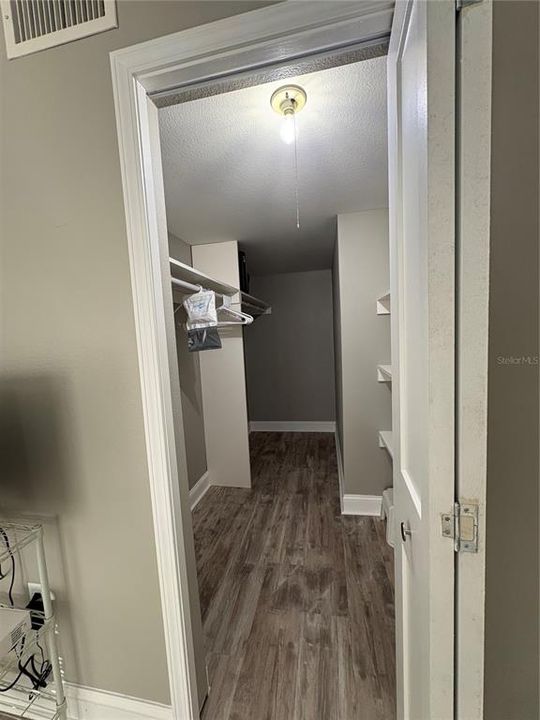 For Rent: $2,000 (2 beds, 2 baths, 1016 Square Feet)