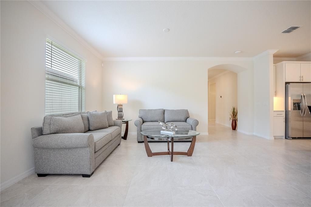 For Sale: $404,404 (3 beds, 2 baths, 2179 Square Feet)