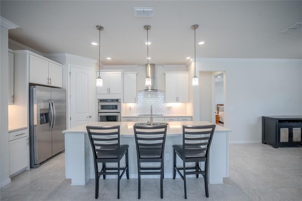 For Sale: $404,404 (3 beds, 2 baths, 2179 Square Feet)