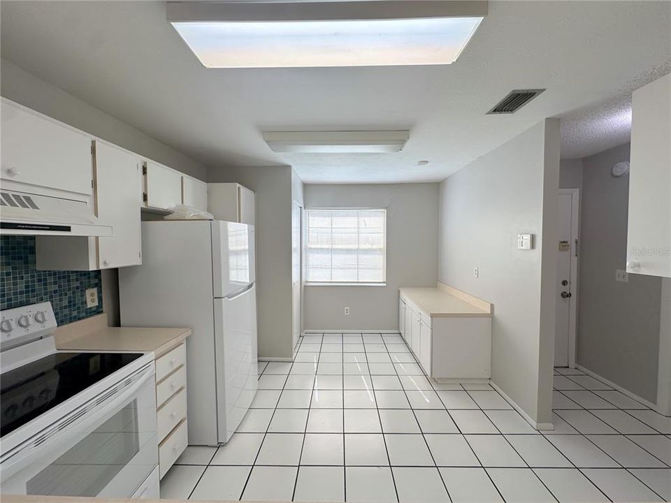 For Rent: $1,650 (2 beds, 2 baths, 1005 Square Feet)