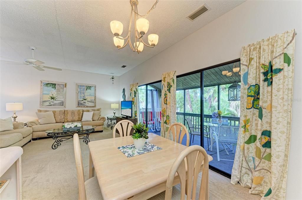 For Sale: $225,000 (2 beds, 2 baths, 1325 Square Feet)