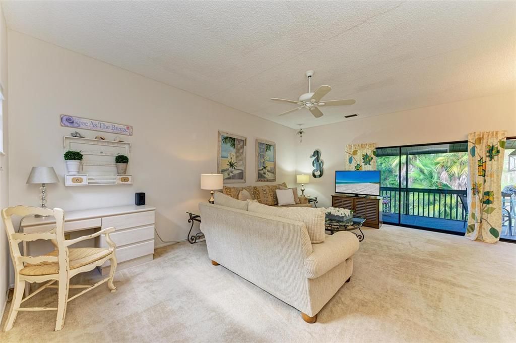 For Sale: $225,000 (2 beds, 2 baths, 1325 Square Feet)