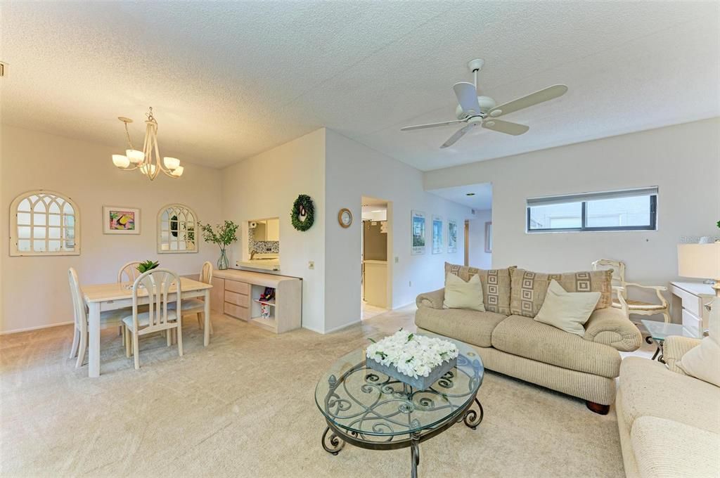 For Sale: $225,000 (2 beds, 2 baths, 1325 Square Feet)