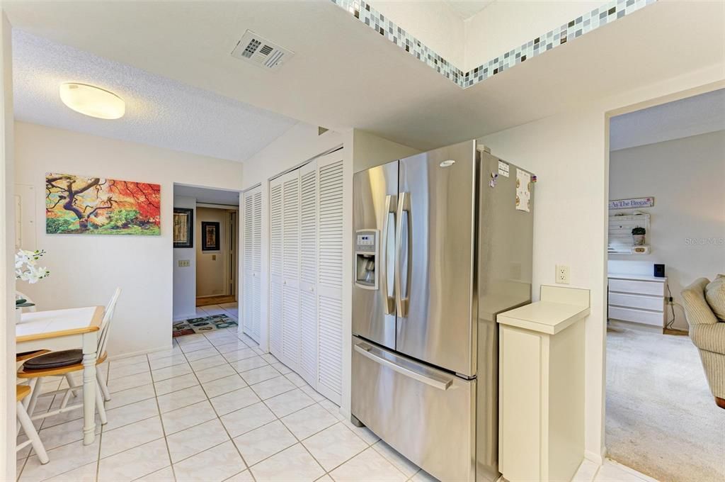 For Sale: $225,000 (2 beds, 2 baths, 1325 Square Feet)