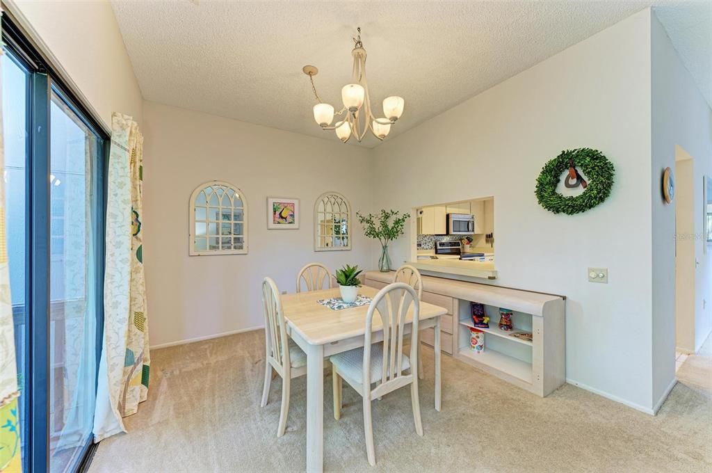 For Sale: $225,000 (2 beds, 2 baths, 1325 Square Feet)