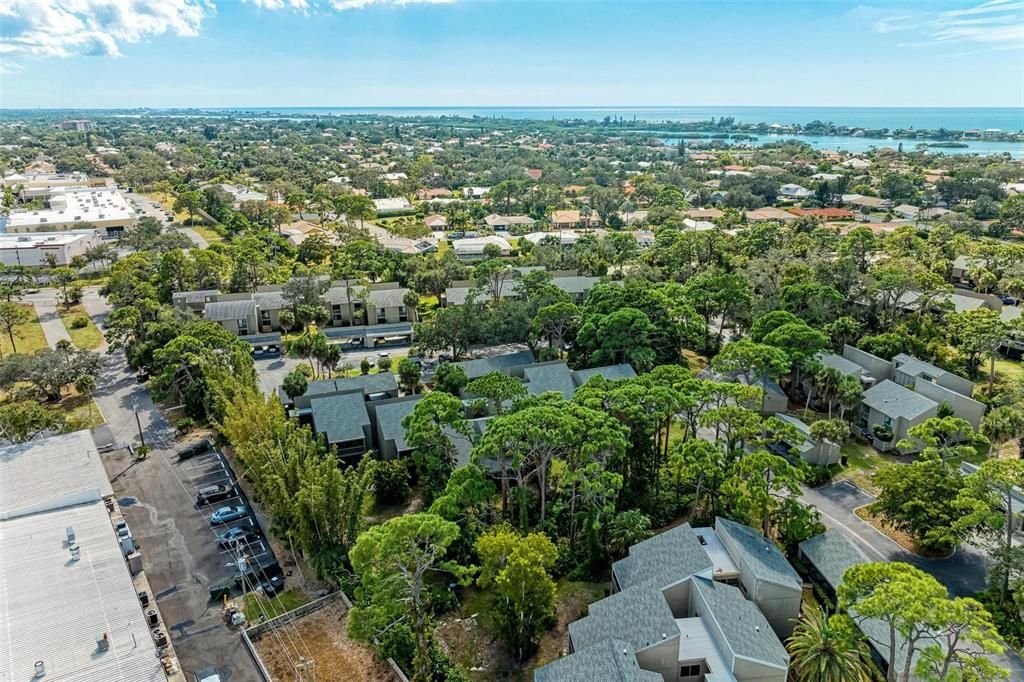 For Sale: $225,000 (2 beds, 2 baths, 1325 Square Feet)