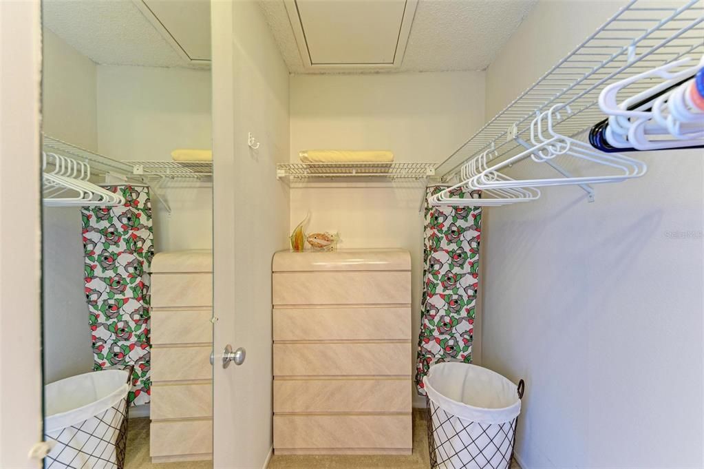 For Sale: $225,000 (2 beds, 2 baths, 1325 Square Feet)