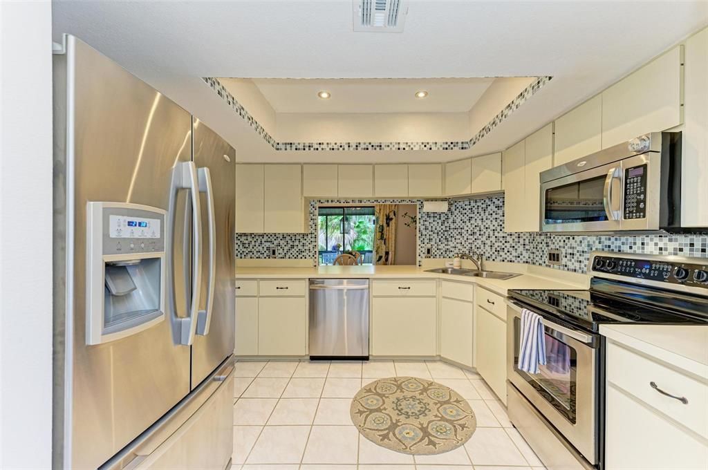 For Sale: $225,000 (2 beds, 2 baths, 1325 Square Feet)
