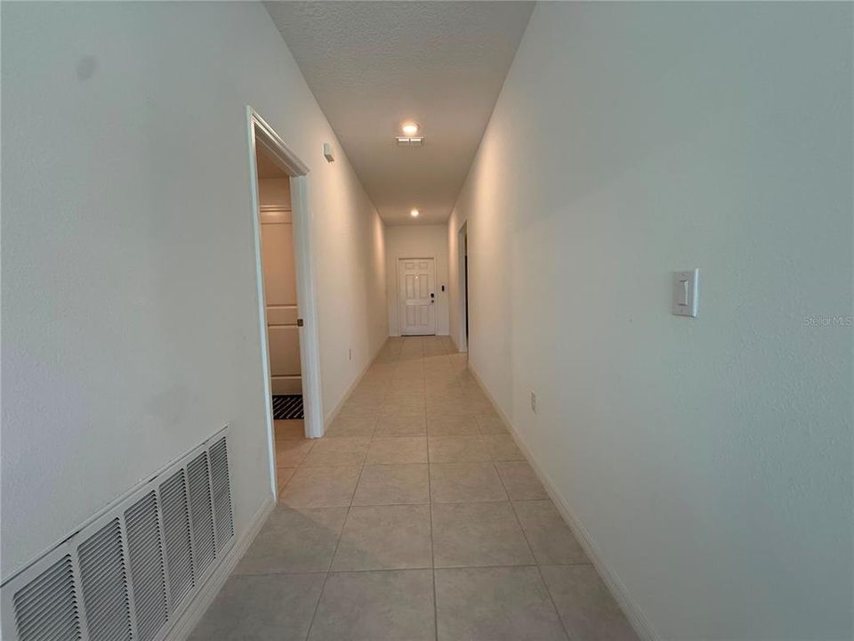 En Renta: $2,550 (4 camas, 2 baños, 1936 Pies cuadrados)
