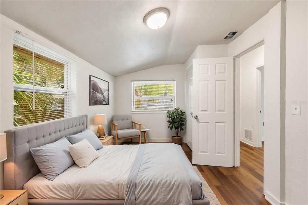 For Rent: $1,800 (4 beds, 1 baths, 1068 Square Feet)
