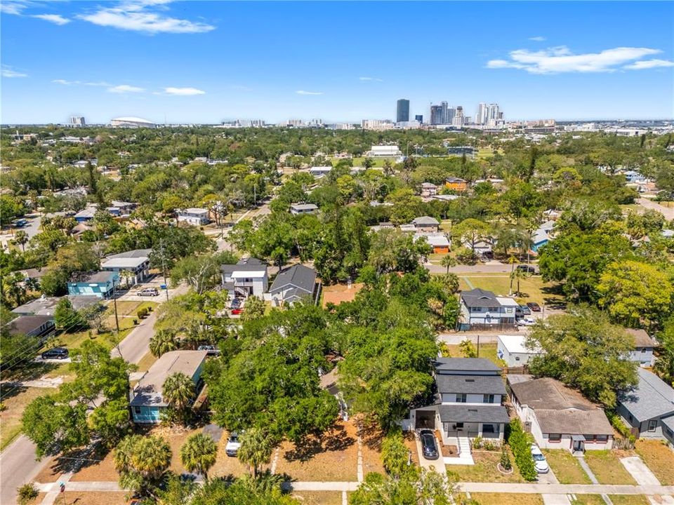 For Rent: $1,800 (4 beds, 1 baths, 1068 Square Feet)