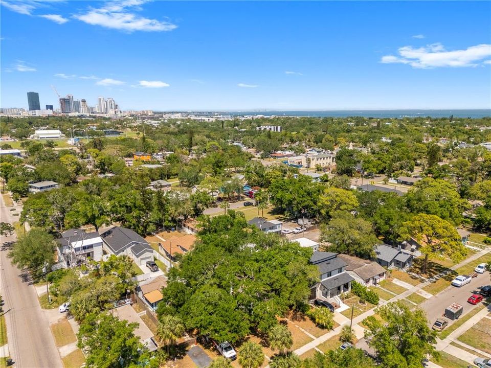 For Rent: $1,800 (4 beds, 1 baths, 1068 Square Feet)