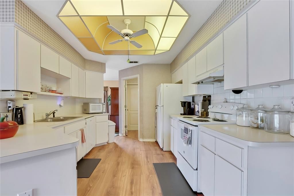 En Venta: $450,000 (3 camas, 2 baños, 1927 Pies cuadrados)