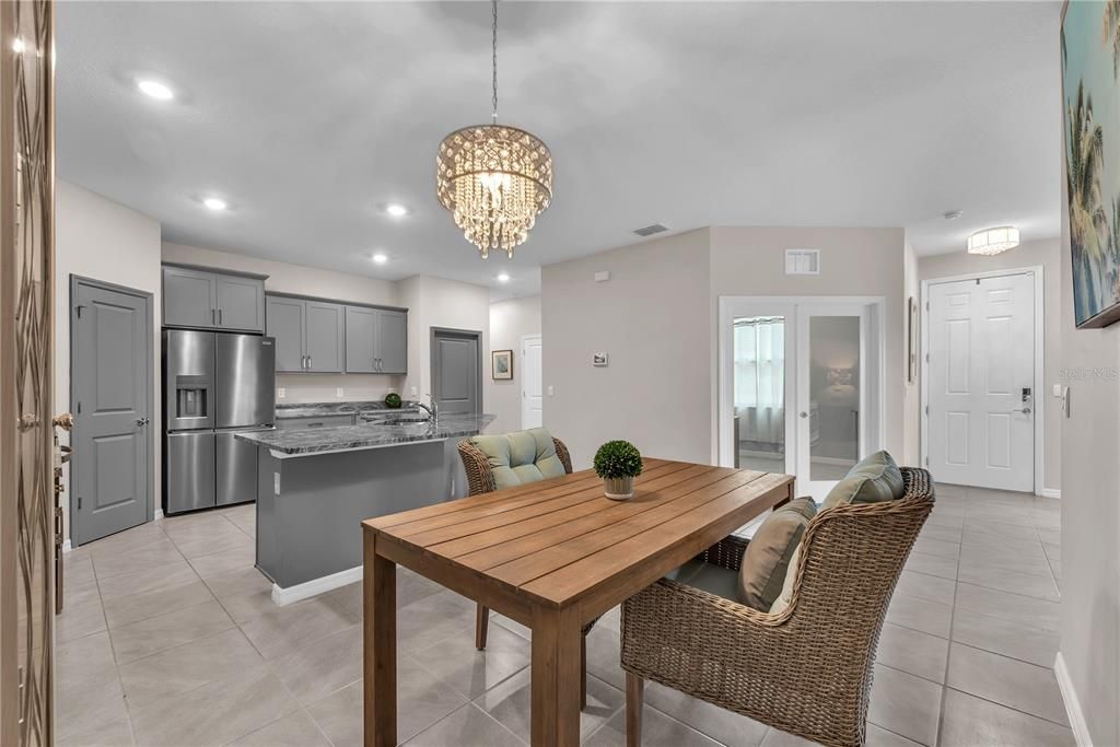 На продажу: $349,900 (3 спален, 2 ванн, 1575 Квадратных фут)