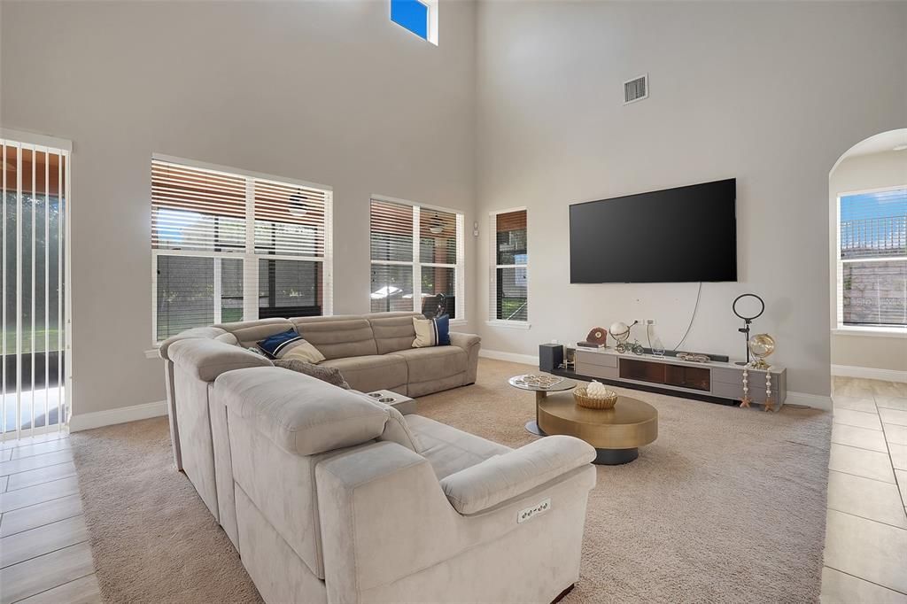 For Sale: $699,000 (5 beds, 4 baths, 3593 Square Feet)