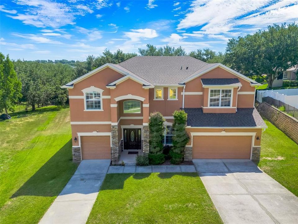 For Sale: $699,000 (5 beds, 4 baths, 3593 Square Feet)