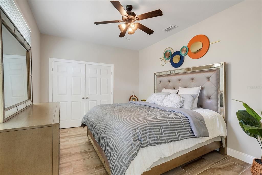 For Sale: $699,000 (5 beds, 4 baths, 3593 Square Feet)