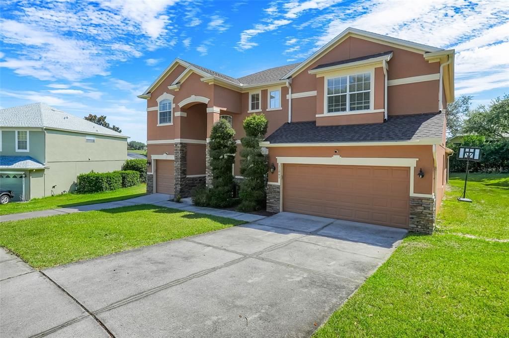 For Sale: $699,000 (5 beds, 4 baths, 3593 Square Feet)