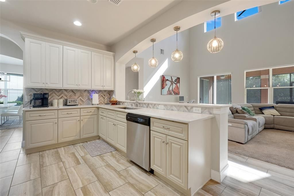 For Sale: $699,000 (5 beds, 4 baths, 3593 Square Feet)
