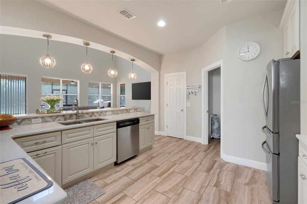 For Sale: $699,000 (5 beds, 4 baths, 3593 Square Feet)