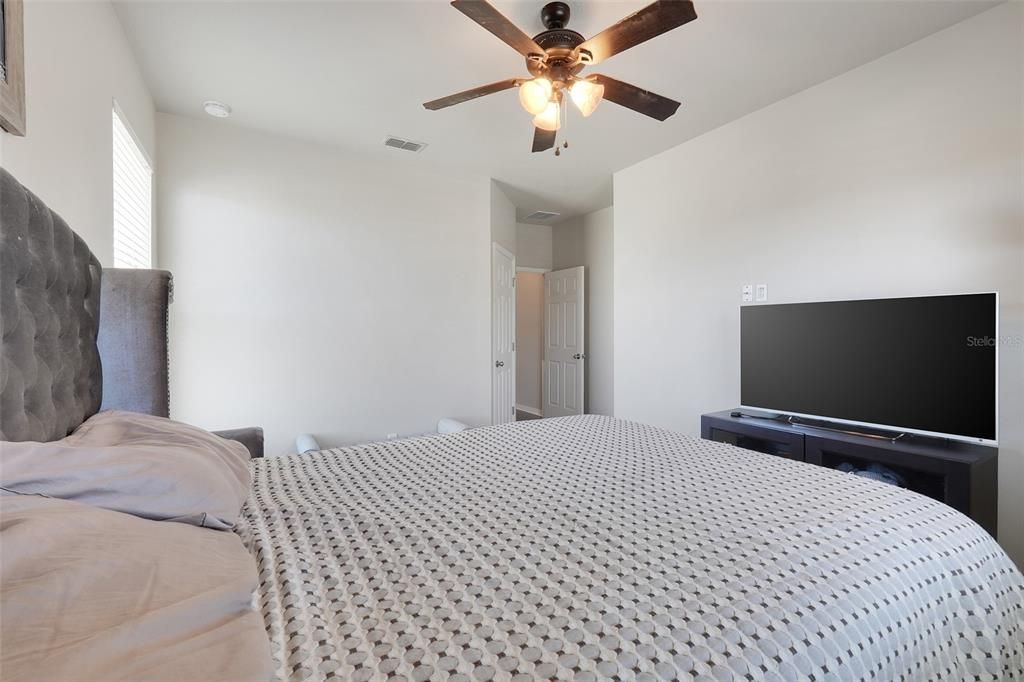 For Sale: $699,000 (5 beds, 4 baths, 3593 Square Feet)